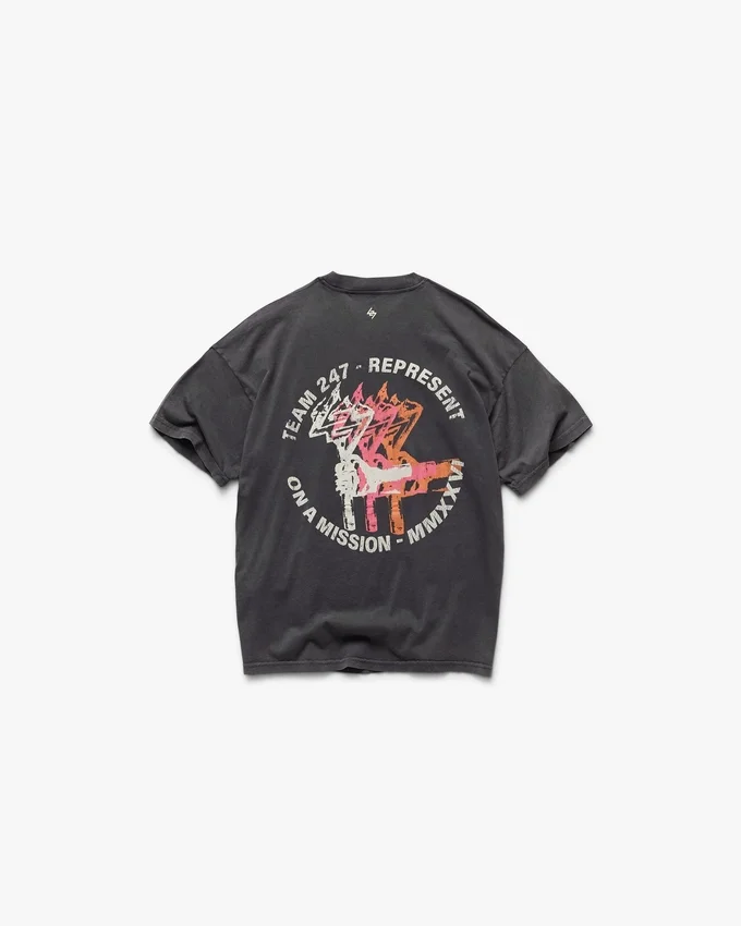 247 Torch T-Shirt mit geradem Schnitt 247 Torch T-Shirt mit geradem Schnitt