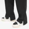 Hose mit abgestuftem Saum Hose mit abgestuftem Saum