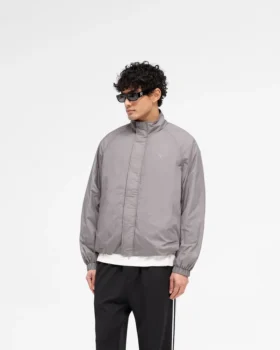Jacke mit Trichterkragen
