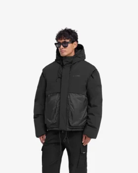 Mehrlagige Daunenjacke mit Kapuze