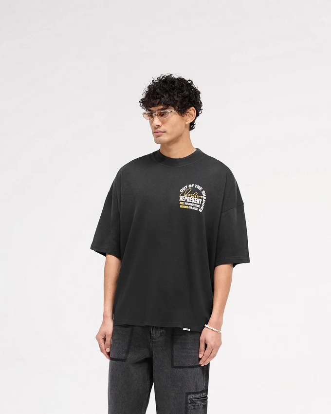 „Out Of The Shadows“-T-Shirt „Out Of The Shadows“-T-Shirt