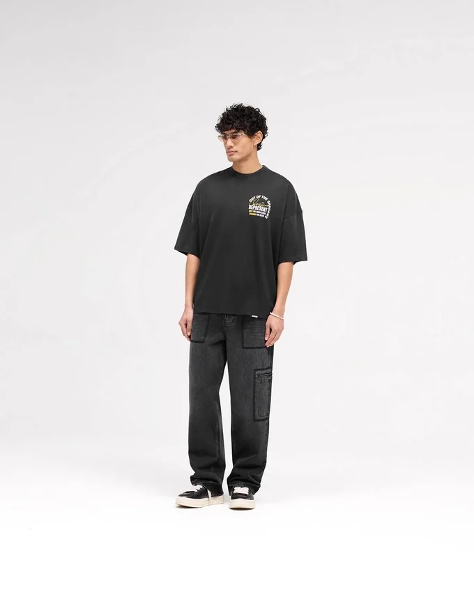 „Out Of The Shadows“-T-Shirt „Out Of The Shadows“-T-Shirt