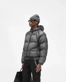 Transluzente Daunenjacke mit Kapuze