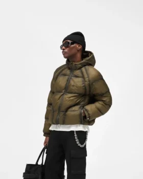 Transluzente Daunenjacke mit Kapuze