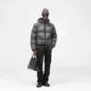 Transluzente Daunenjacke mit Kapuze Transluzente Daunenjacke mit Kapuze